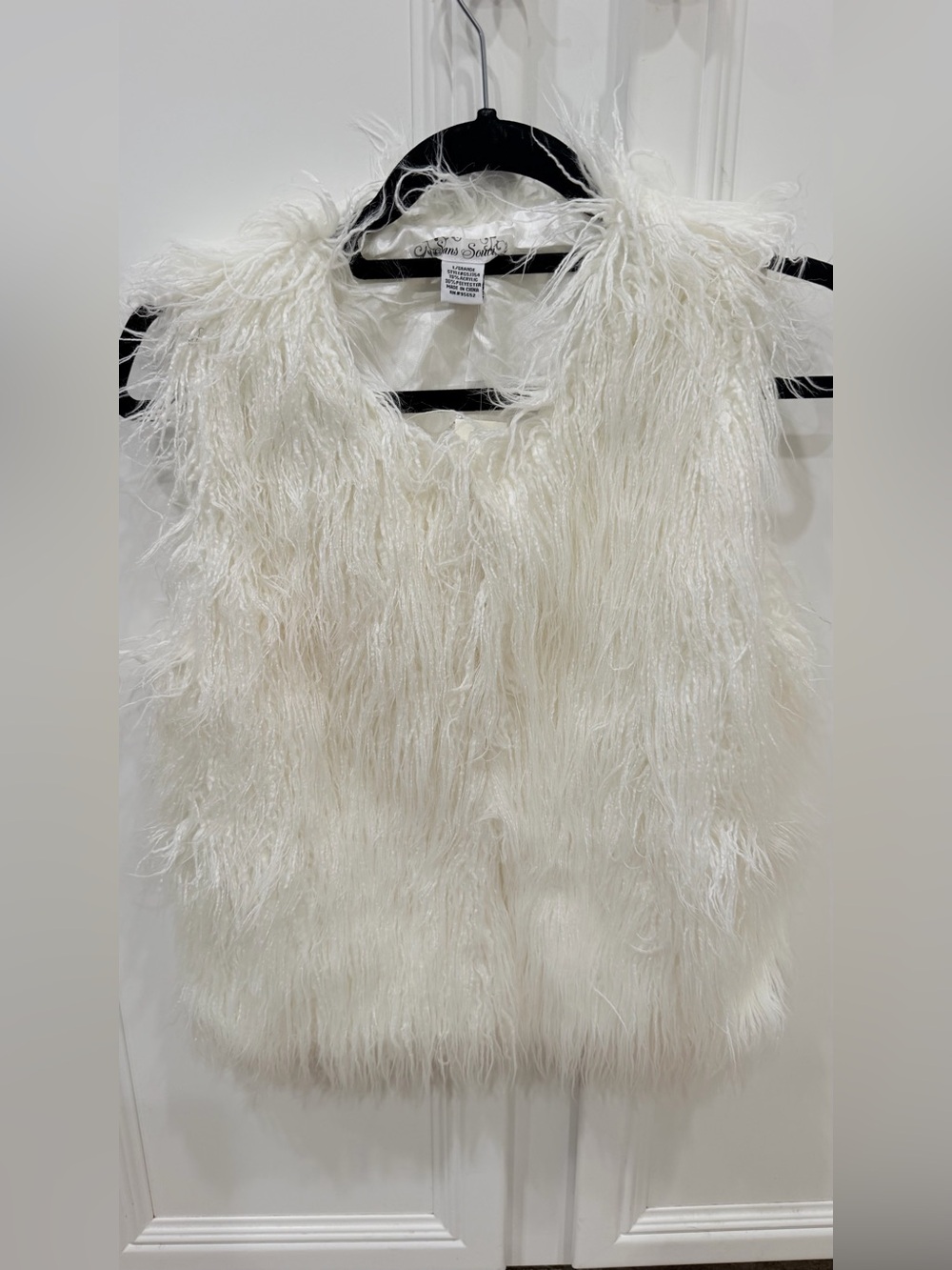 Sans Souci Ivory Faux Fur Vest Fringe Sleeveless Top